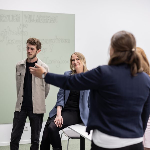 DIZ InAction BonnieBartusch ()